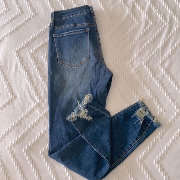 Vici - Mid Rise Frayed Ankle Skinny - Size 5 - Picture 2 of 5